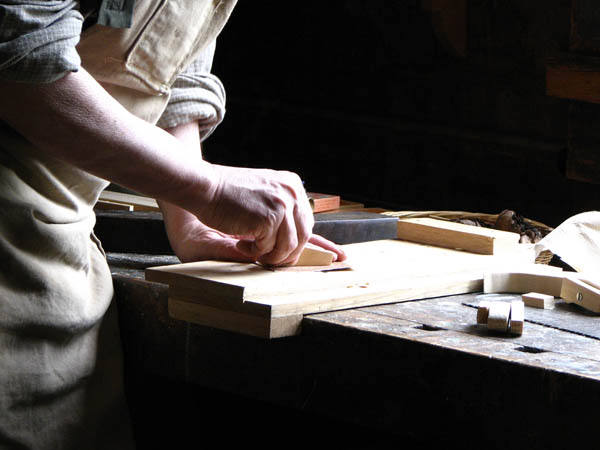 Nuestra <strong>carpintería de madera en  Villatuerta</strong> es una empresa de <strong>herencia familiar</strong>, por lo que  contamos con gran <strong>experiencia </strong>en la profesión.